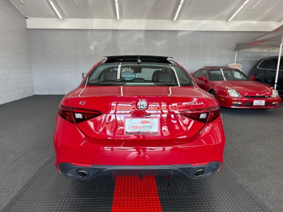 2017 Alfa Romeo Giulia - Image 13 of 19