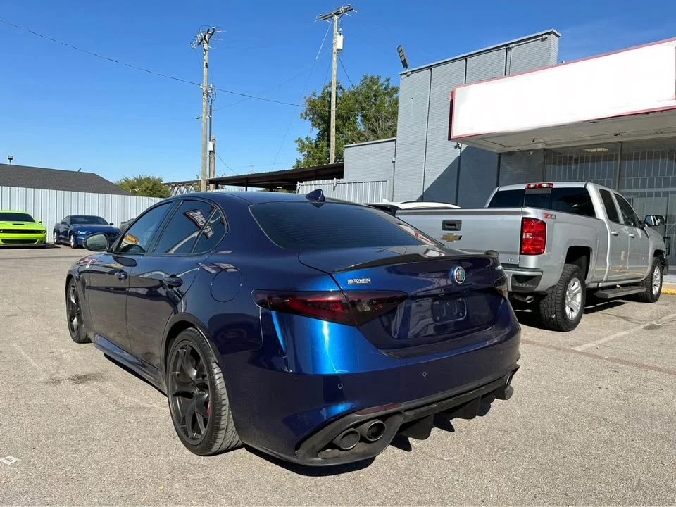 2017 Alfa Romeo Giulia - Image 4 of 8