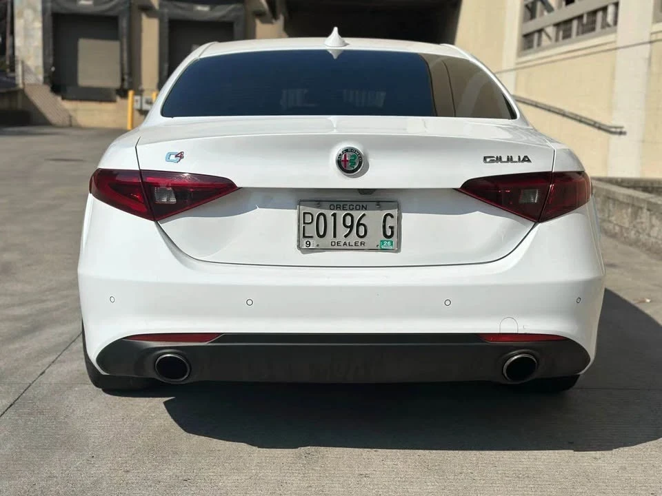2017 Alfa Romeo Giulia - Image 5 of 19
