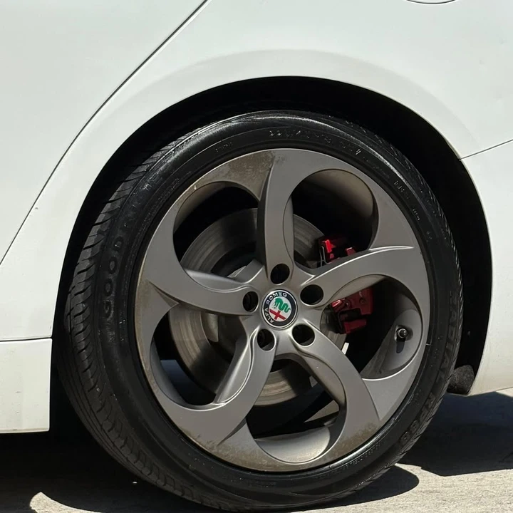 2017 Alfa Romeo Giulia - Image 8 of 18