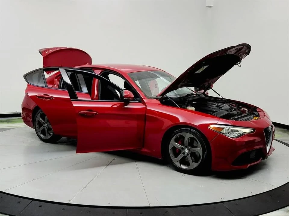 2017 Alfa Romeo Giulia - Image 9 of 20