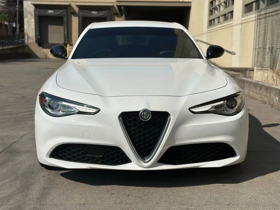 2017 Alfa Romeo Giulia - Image 2 of 19