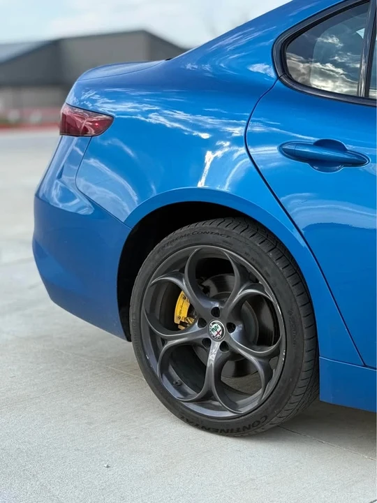 2017 Alfa Romeo Giulia - Image 11 of 13