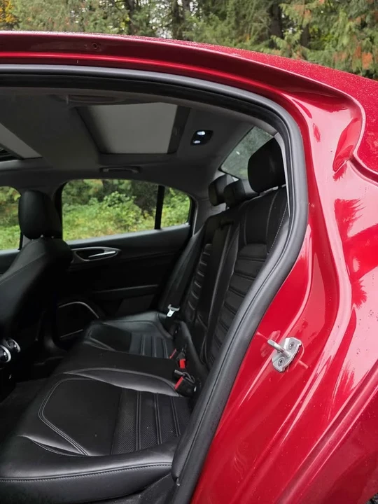 2017 Alfa Romeo Giulia - Image 11 of 11