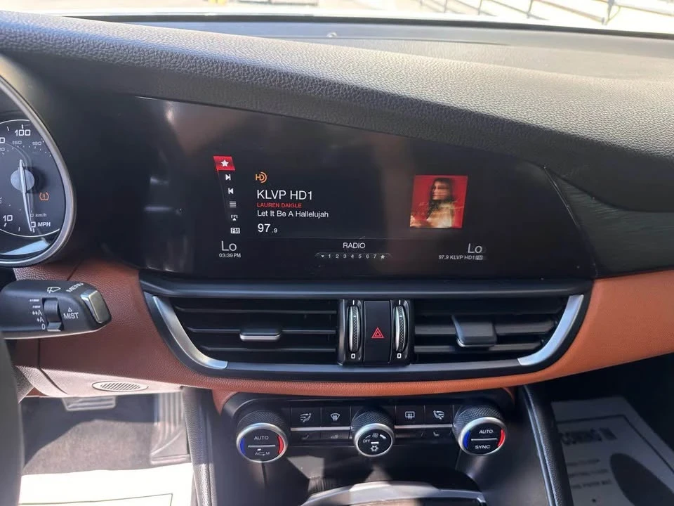 2017 Alfa Romeo Giulia - Image 12 of 19