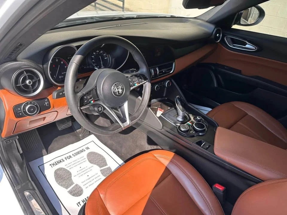 2017 Alfa Romeo Giulia - Image 10 of 19