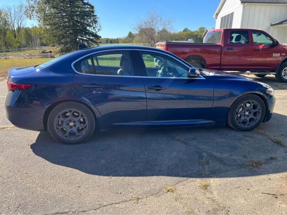 2017 Alfa Romeo Giulia - Image 4 of 15