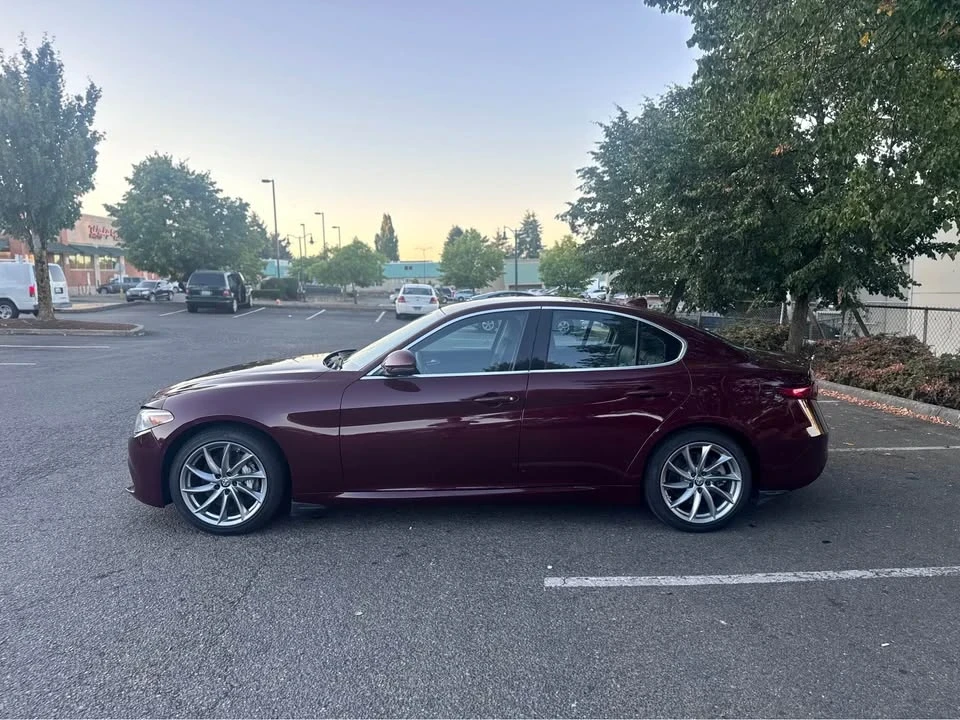 2017 Alfa Romeo Giulia - Image 8 of 16