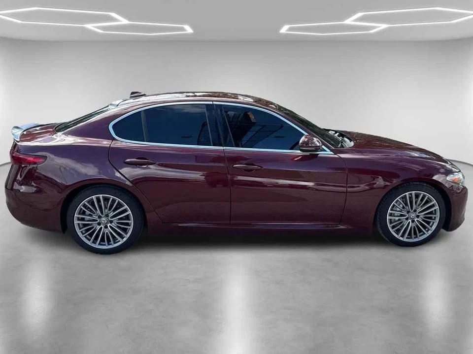 2017 Alfa Romeo Giulia - Image 4 of 12