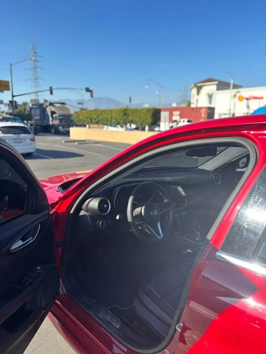 2017 Alfa Romeo Giulia - Image 2 of 5