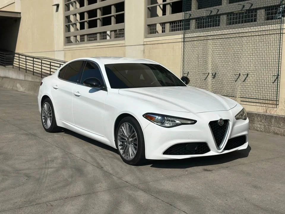 2017 Alfa Romeo Giulia - Image 6 of 19