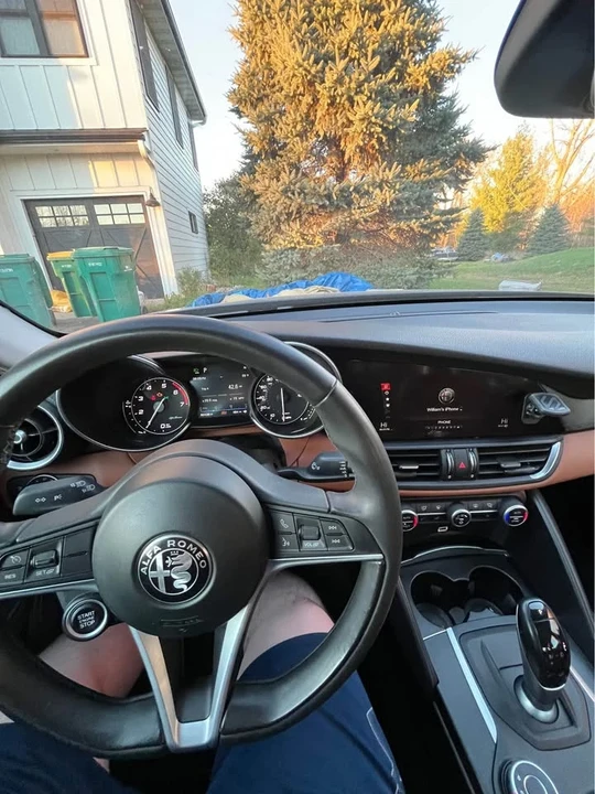 2017 Alfa Romeo Giulia - Image 6 of 15
