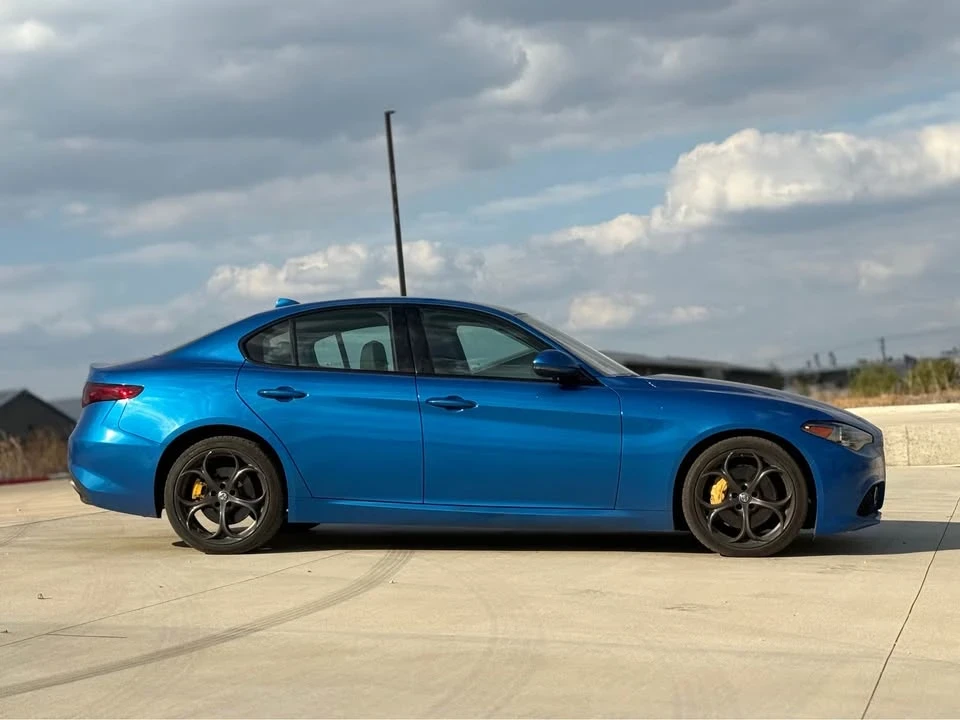 2017 Alfa Romeo Giulia - Image 5 of 13