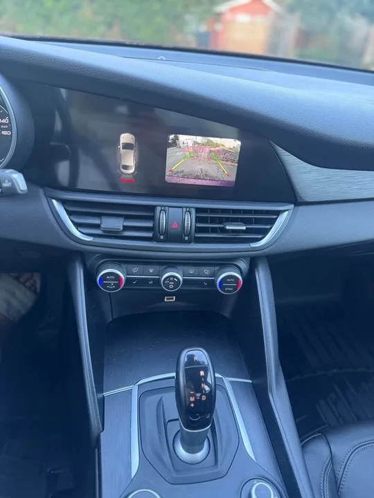 2017 Alfa Romeo Giulia - Image 16 of 16