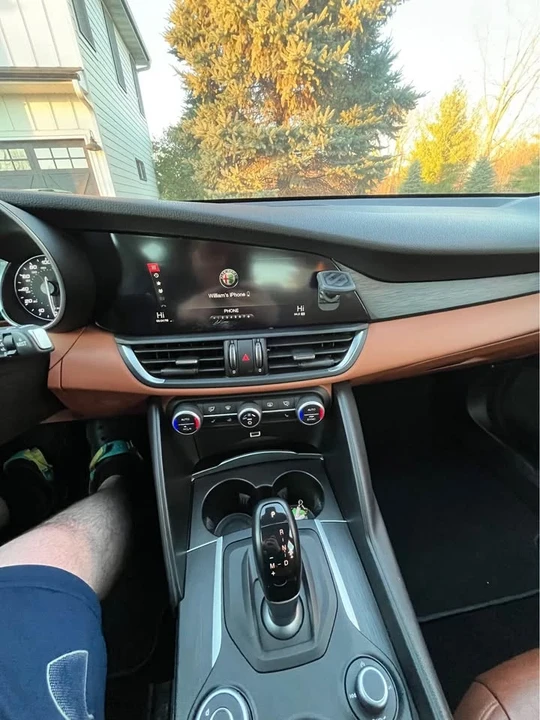 2017 Alfa Romeo Giulia - Image 8 of 15