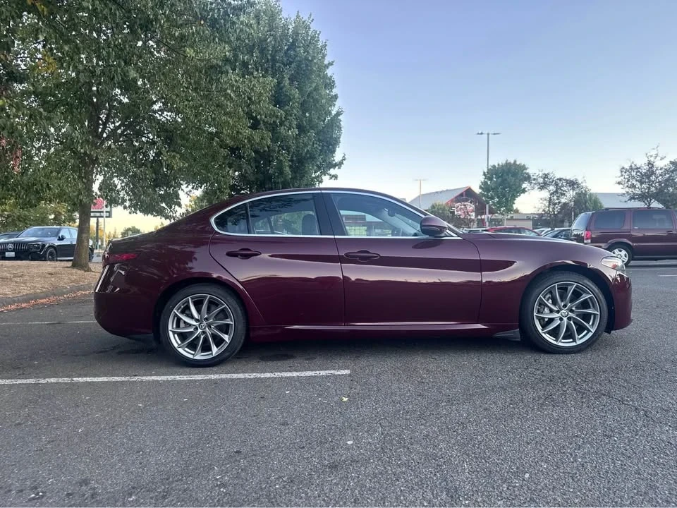 2017 Alfa Romeo Giulia - Image 4 of 16