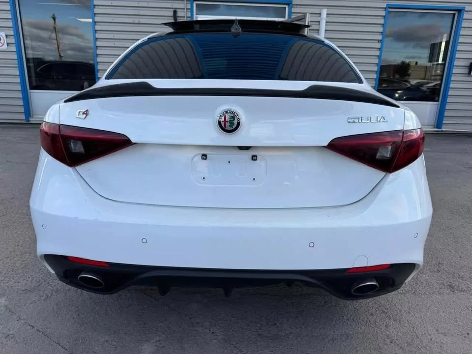 2017 Alfa Romeo Giulia - Image 5 of 20
