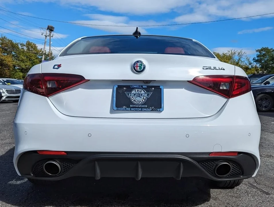 2017 Alfa Romeo Giulia - Image 7 of 19