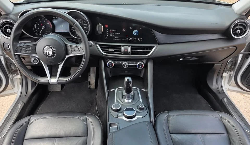 2017 Alfa Romeo Giulia - Image 8 of 14