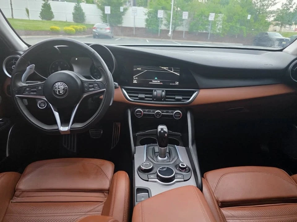 2017 Alfa Romeo Giulia - Image 9 of 15