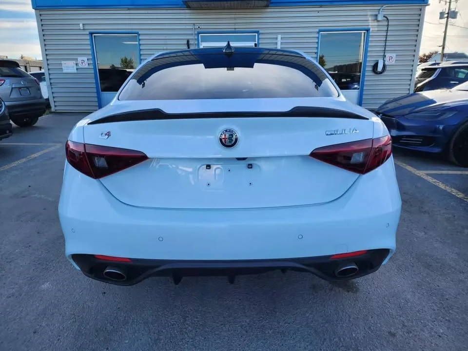 2017 Alfa Romeo Giulia - Image 5 of 12