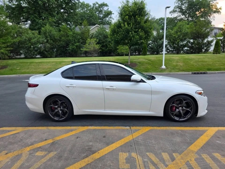 2017 Alfa Romeo Giulia - Image 6 of 15