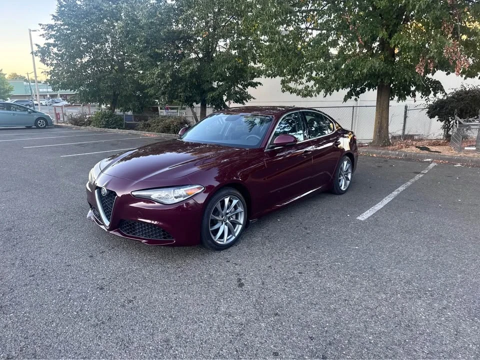 2017 Alfa Romeo Giulia - Image 10 of 16