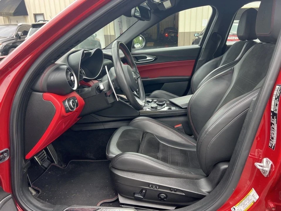 2017 Alfa Romeo Giulia Quadrifoglio - Image 9 of 13
