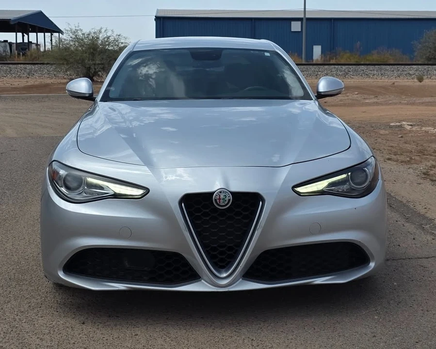 2017 Alfa Romeo Giulia - Image 4 of 14