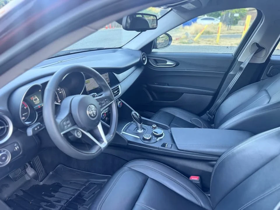 2017 Alfa Romeo Giulia - Image 13 of 16