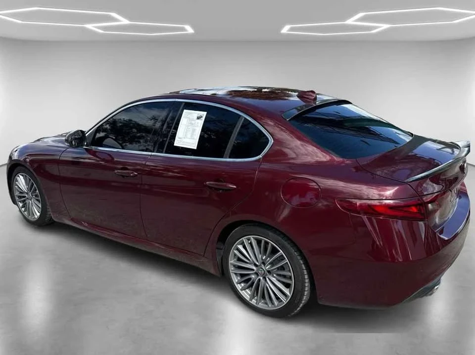 2017 Alfa Romeo Giulia - Image 7 of 12