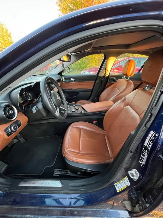 2017 Alfa Romeo Giulia - Image 5 of 15