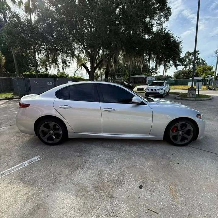 2017 Alfa Romeo Giulia - Image 4 of 13