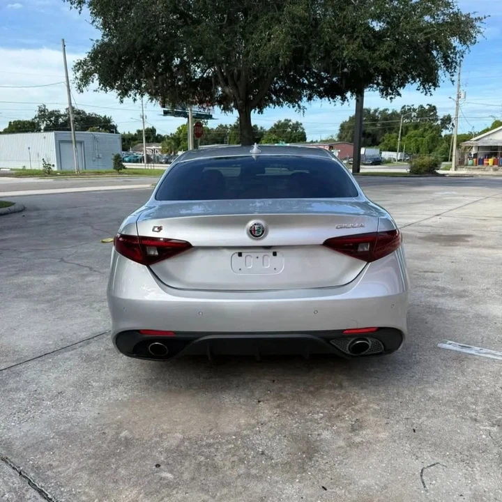 2017 Alfa Romeo Giulia - Image 6 of 13