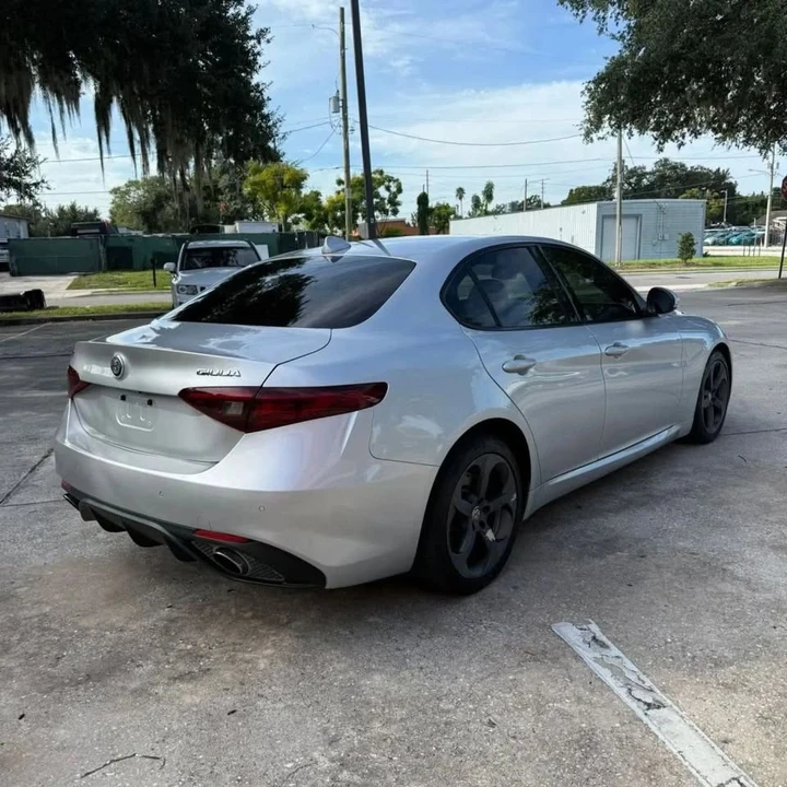 2017 Alfa Romeo Giulia - Image 5 of 13