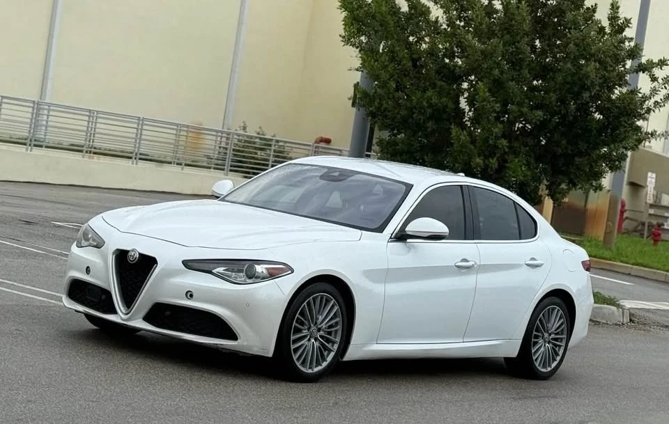 2017 Alfa Romeo Giulia - Image 2 of 7