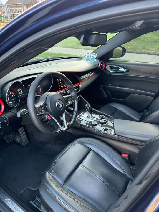 2017 Alfa Romeo Giulia - Image 6 of 9