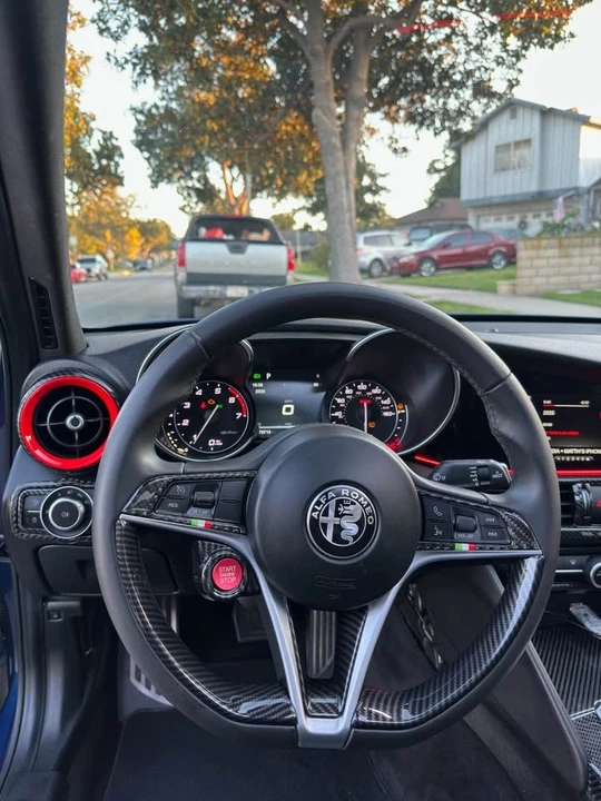 2017 Alfa Romeo Giulia - Image 7 of 9