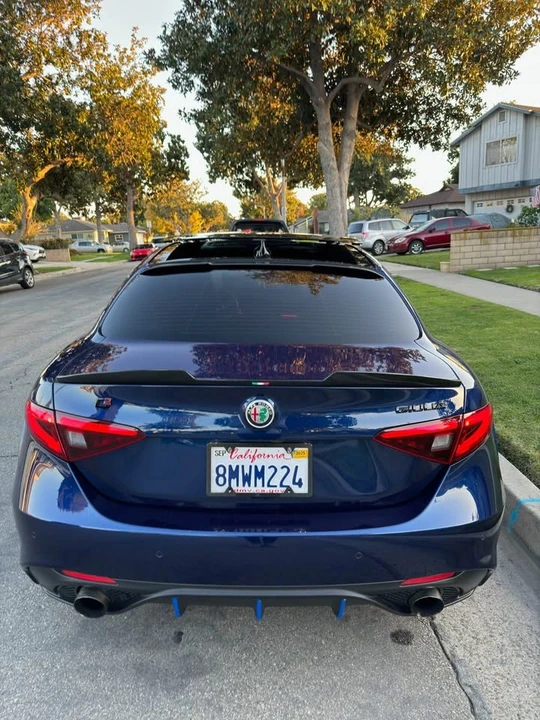 2017 Alfa Romeo Giulia - Image 4 of 9