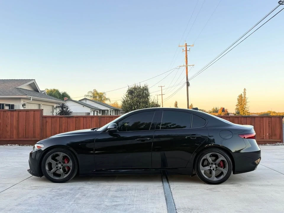 2017 Alfa Romeo Giulia - Image 6 of 8