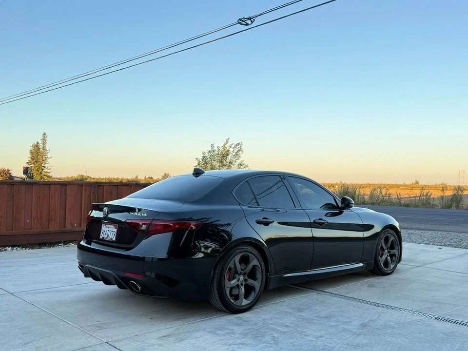 2017 Alfa Romeo Giulia - Image 4 of 8