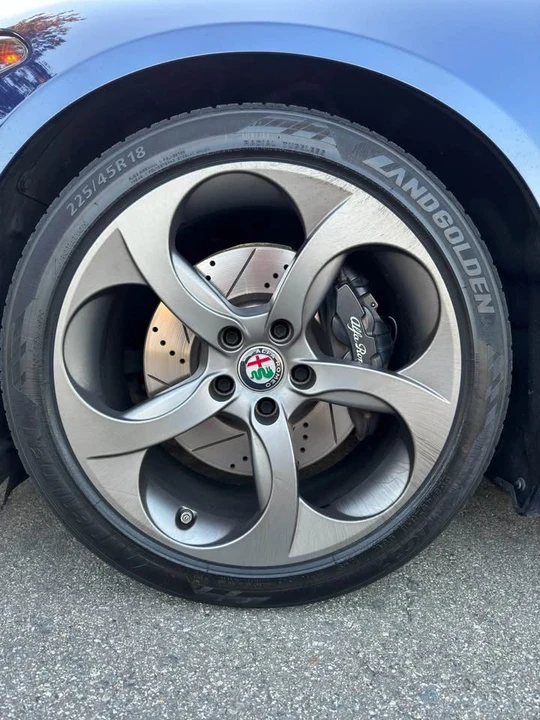 2017 Alfa Romeo Giulia - Image 5 of 9
