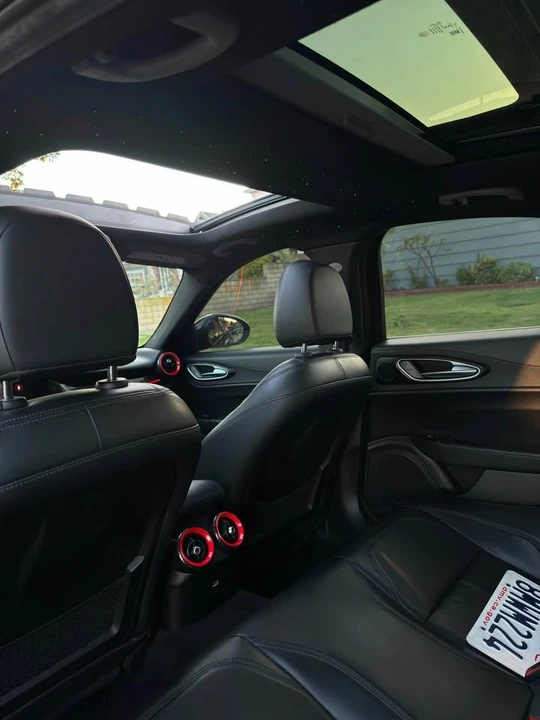 2017 Alfa Romeo Giulia - Image 8 of 9