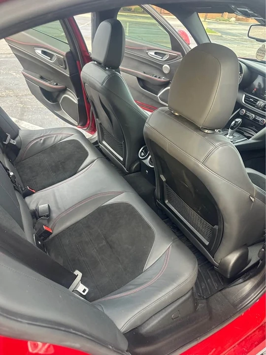 2017 Alfa Romeo Giulia - Image 14 of 21