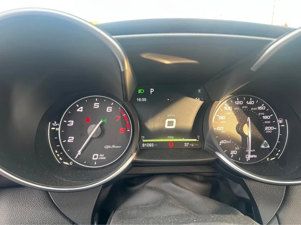 2017 Alfa Romeo Giulia - Image 19 of 21