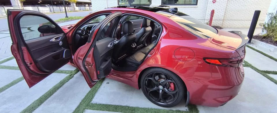 2017 Alfa Romeo Giulia - Image 7 of 20