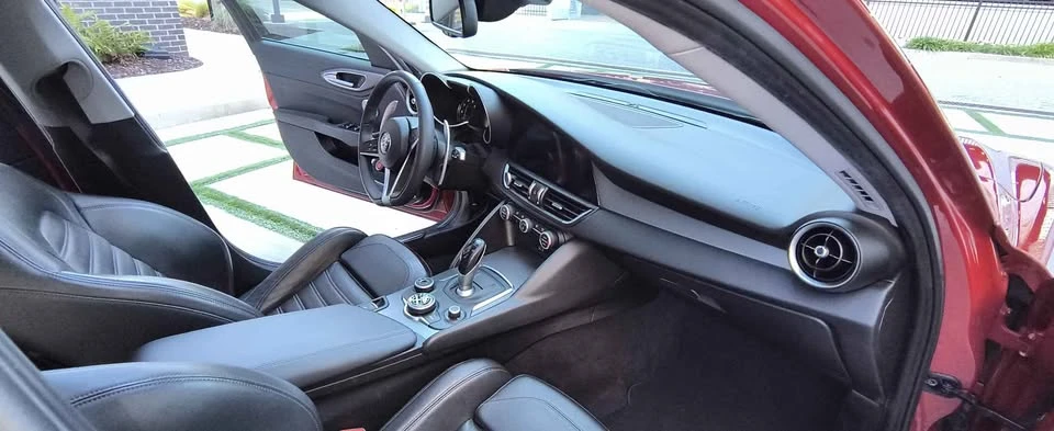 2017 Alfa Romeo Giulia - Image 20 of 20