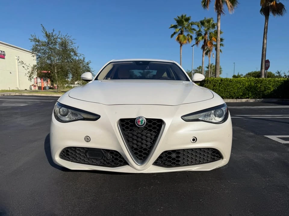 2017 Alfa Romeo Giulia - Image 3 of 15