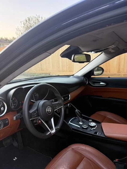 2017 Alfa Romeo Giulia - Image 4 of 5