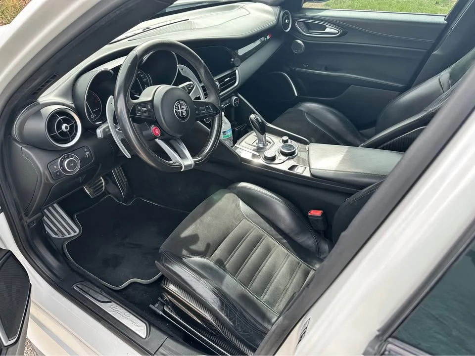 2017 Alfa Romeo Giulia Quadrifoglio - Image 5 of 5